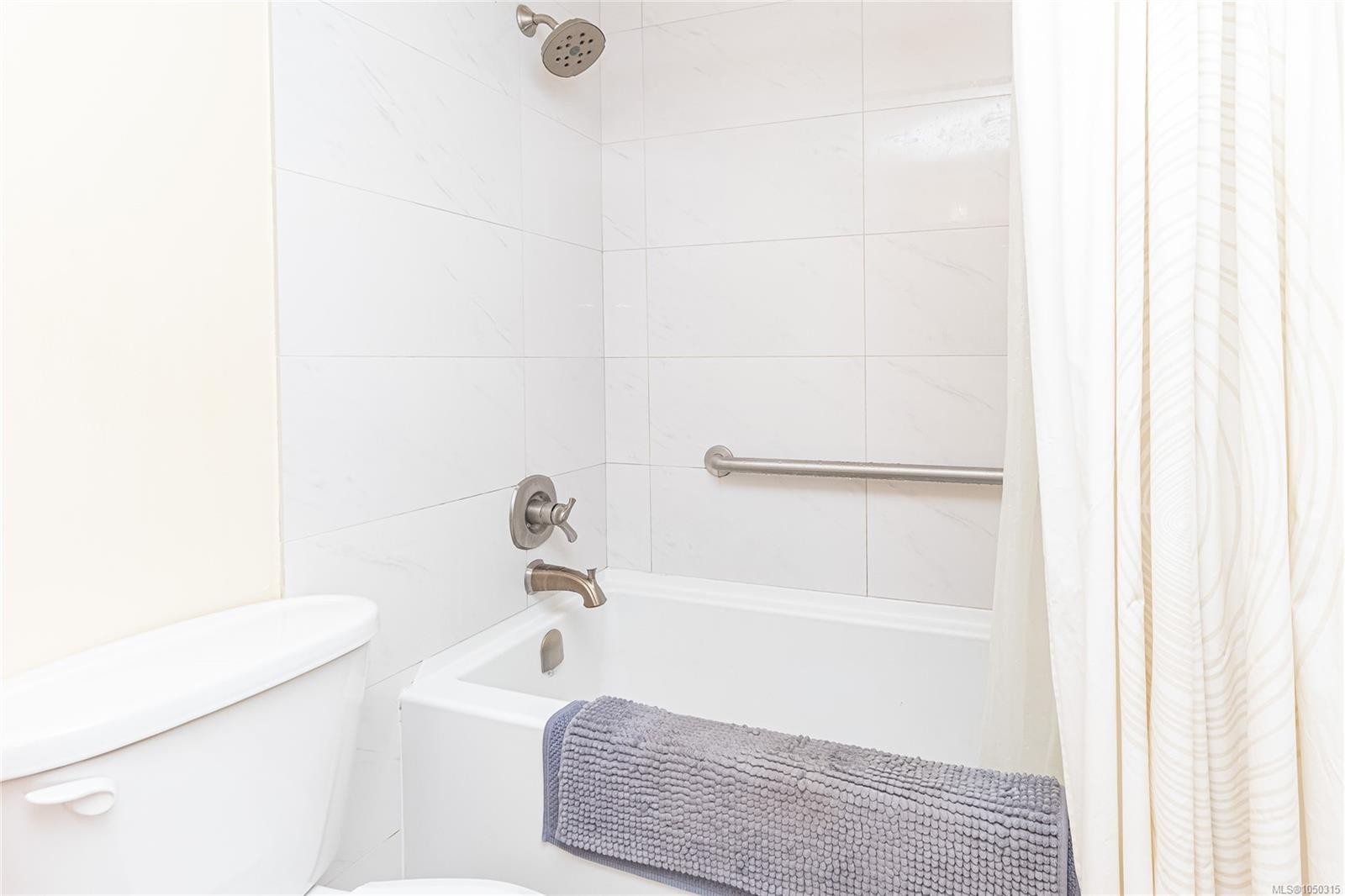 #101-1050 Park Blvd, Victoria, BC
