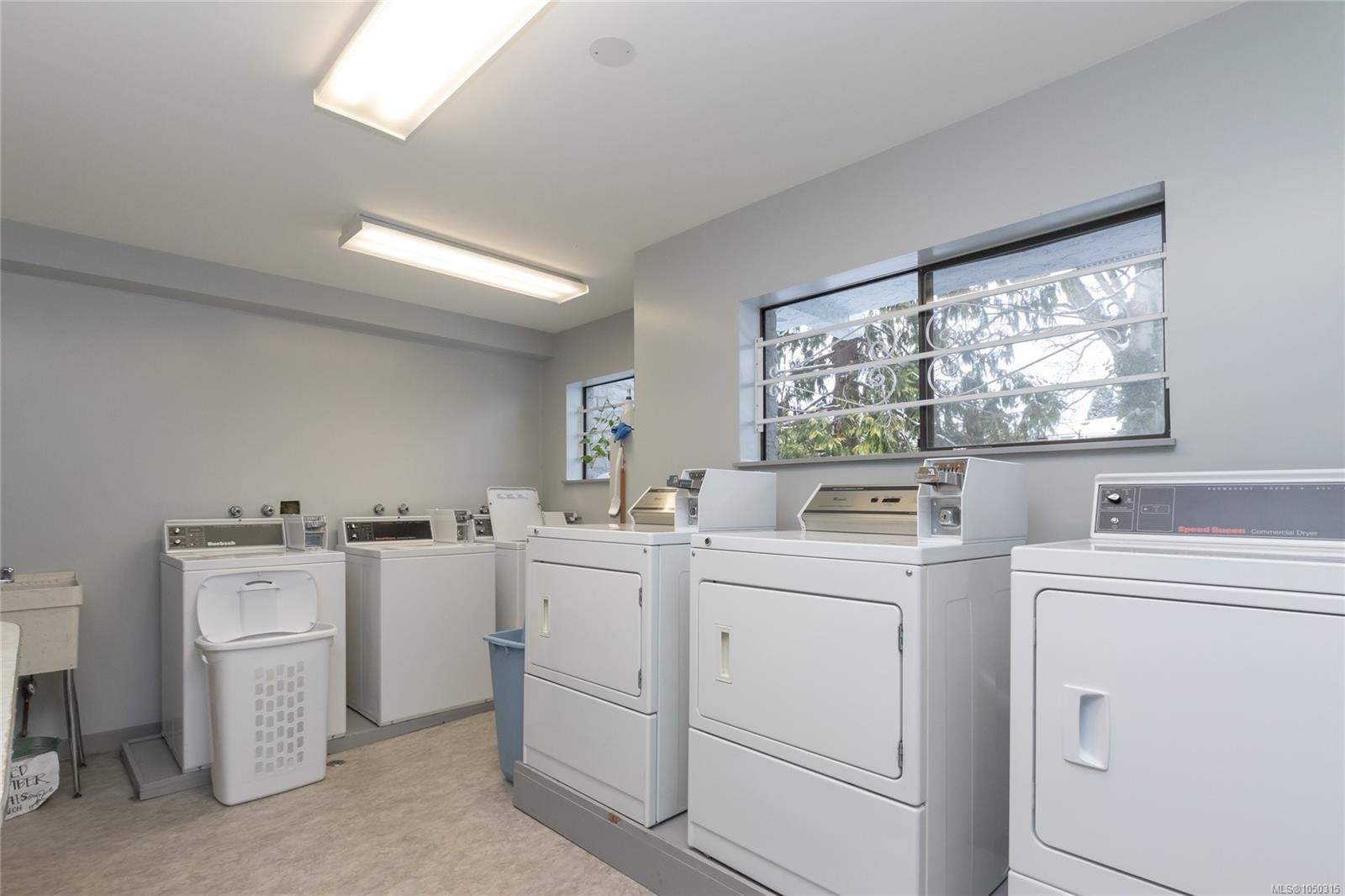 #101-1050 Park Blvd, Victoria, BC