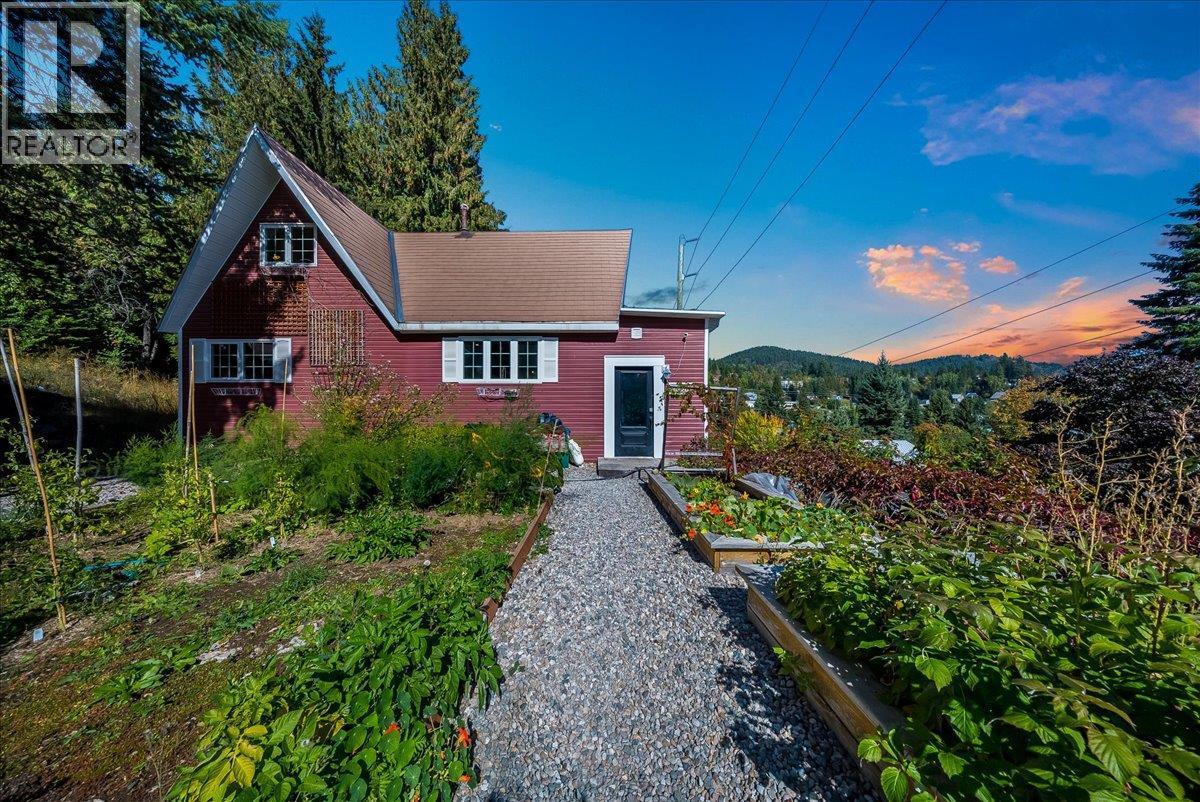 1398 Victoria Avenue, Rossland, BC
