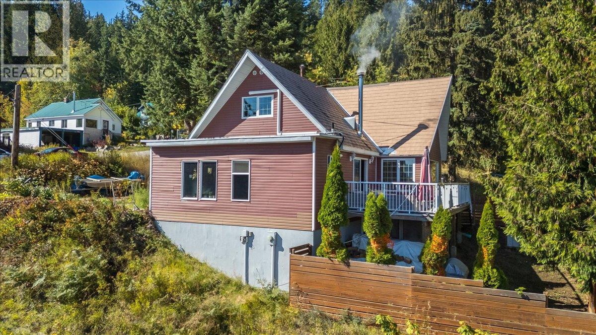 1398 Victoria Avenue, Rossland, BC