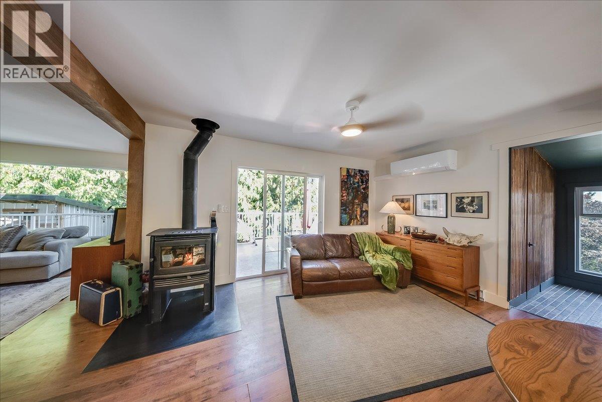 1398 Victoria Avenue, Rossland, BC