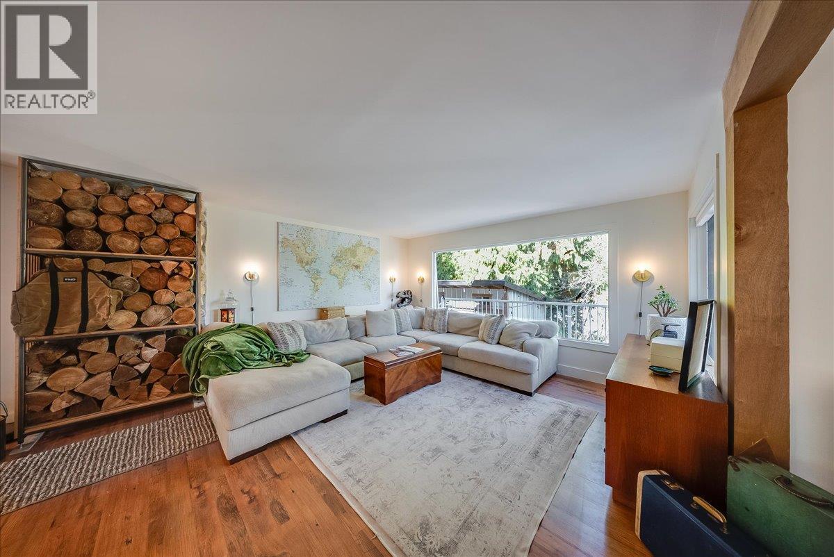 1398 Victoria Avenue, Rossland, BC