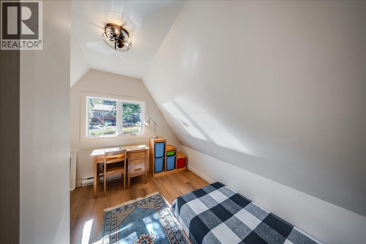 1398 Victoria Avenue, Rossland, BC