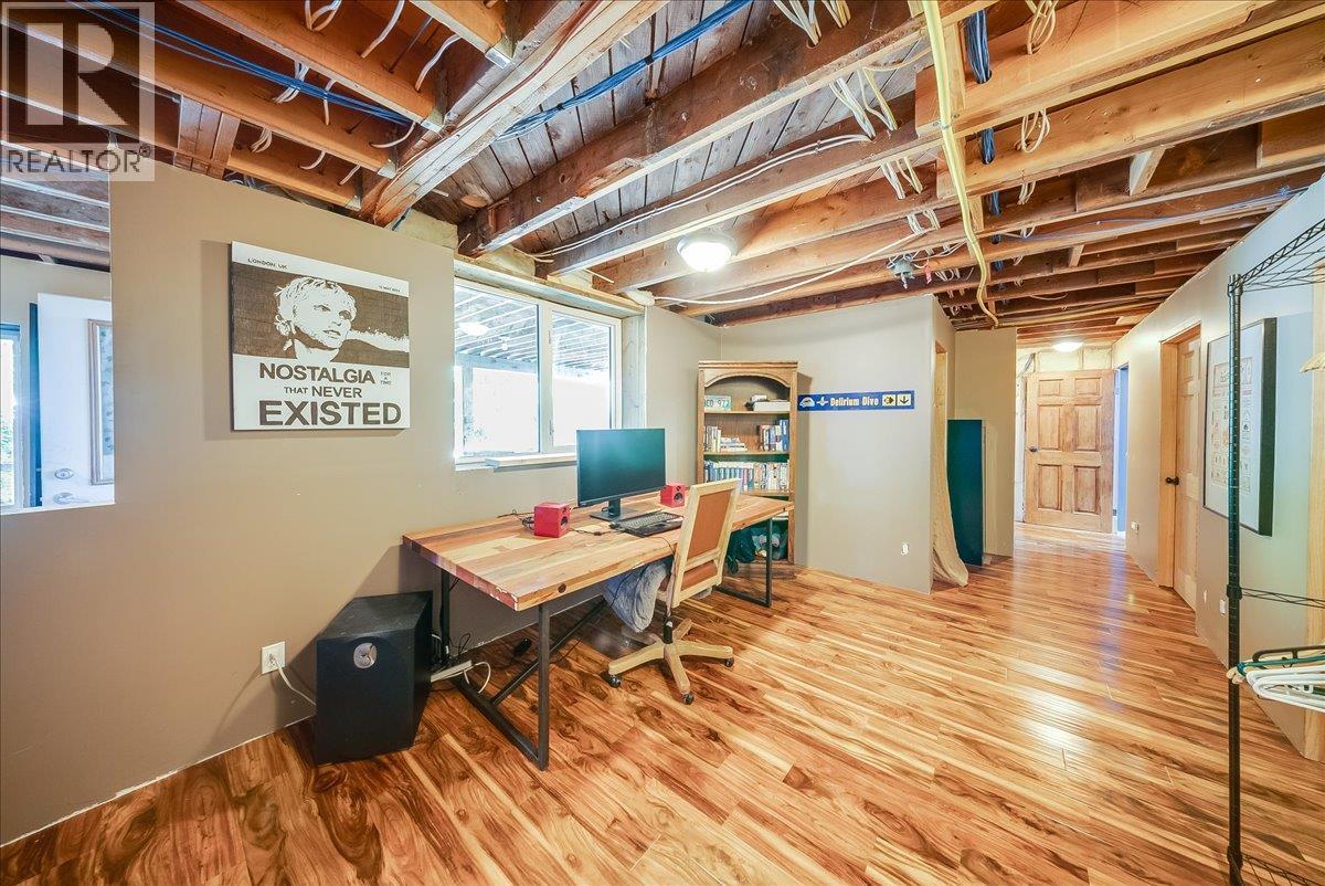 1398 Victoria Avenue, Rossland, BC