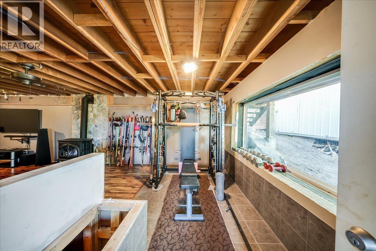 1398 Victoria Avenue, Rossland, BC