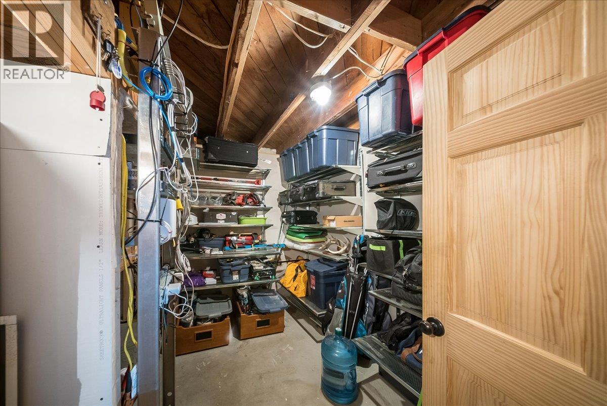 1398 Victoria Avenue, Rossland, BC