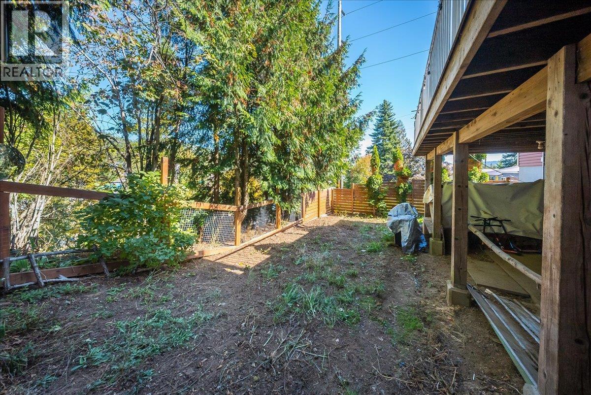 1398 Victoria Avenue, Rossland, BC