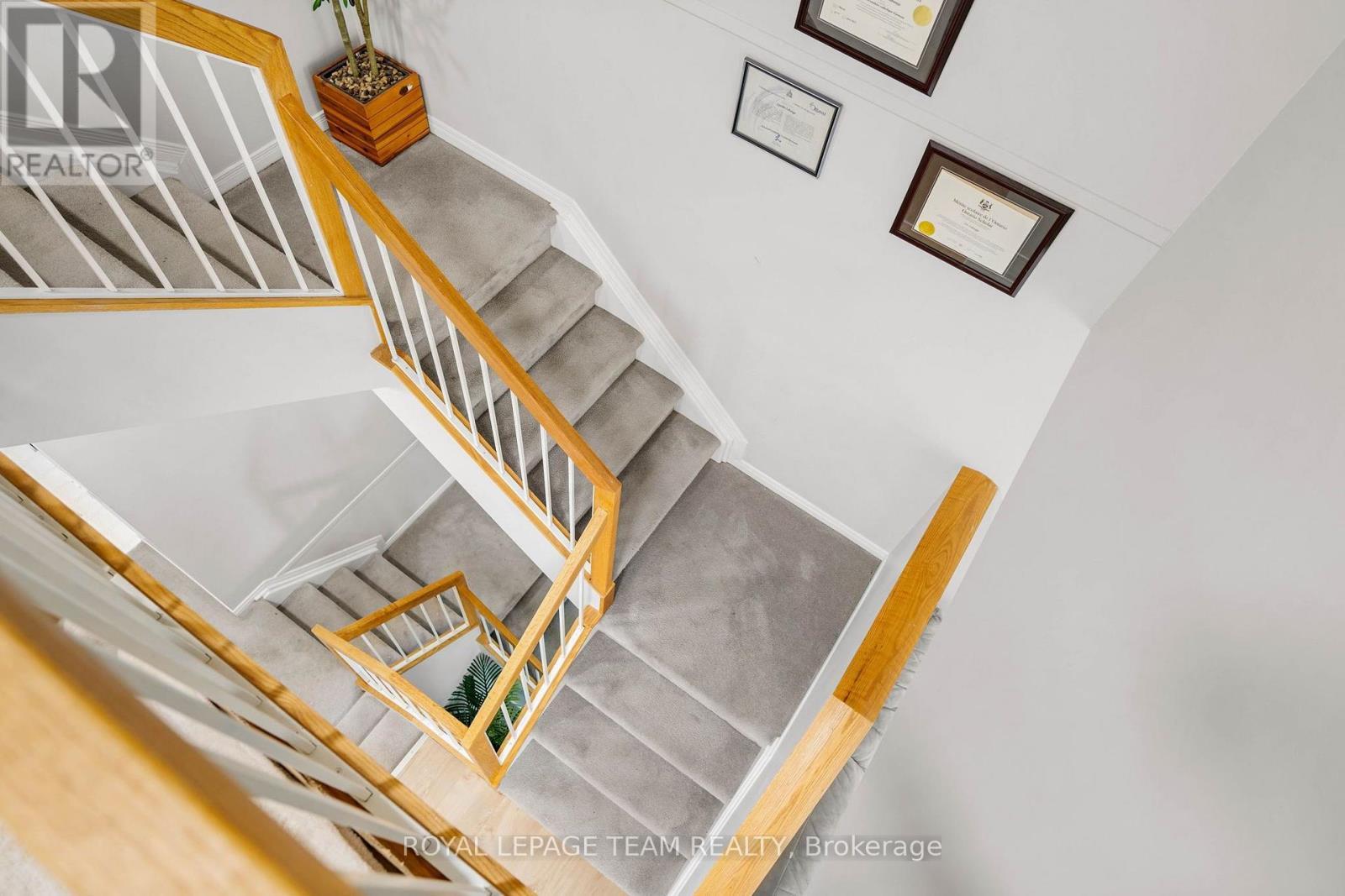 5953 Pineglade Crescent, Ottawa, ON