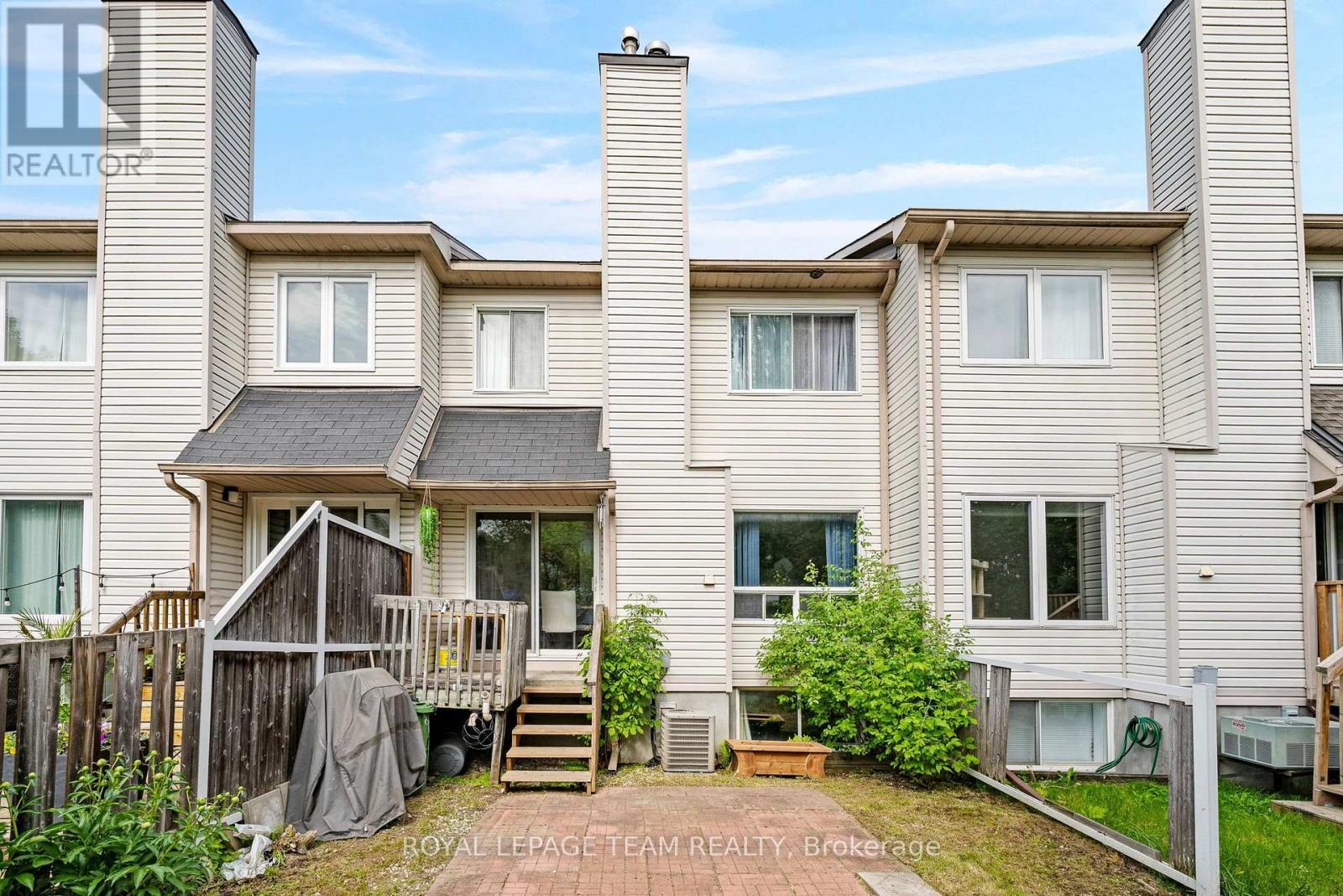 5953 Pineglade Crescent, Ottawa, ON