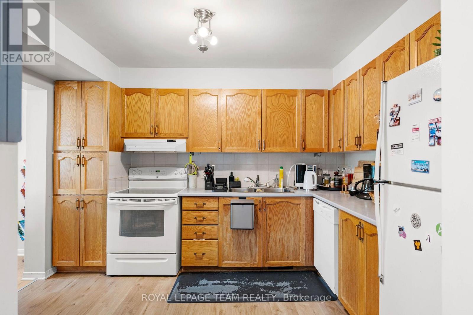 5953 Pineglade Crescent, Ottawa, ON