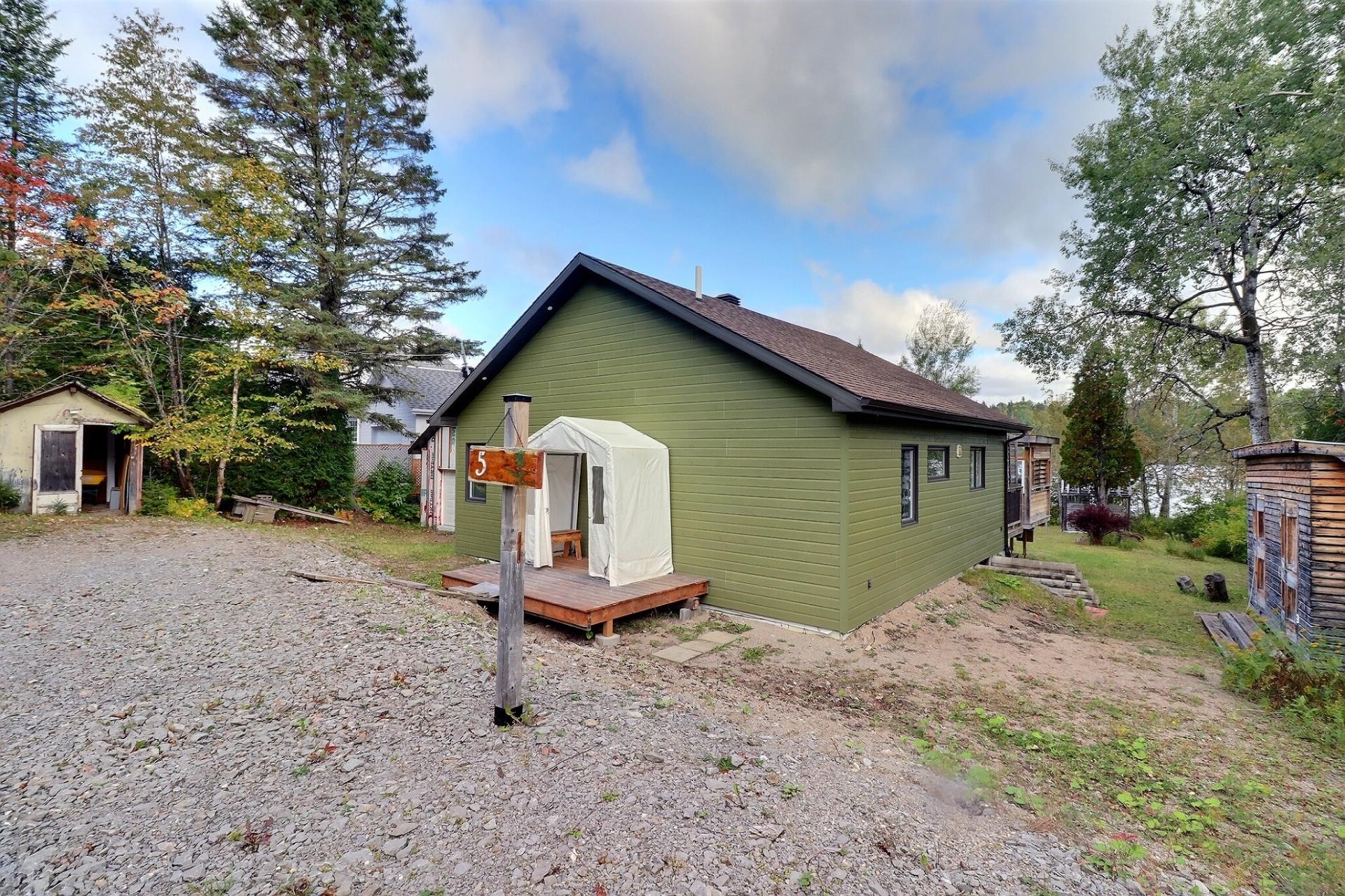 Front of Structure - 5 Ch. Du Lac-Pezard, Saint-Fulgence, QC