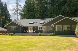 967 Woodpecker Pl Parksville, BC V9P 1T1