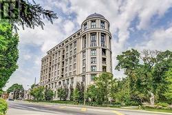 302 - 4 THE KINGSWAY Toronto, ON M8X 2T1