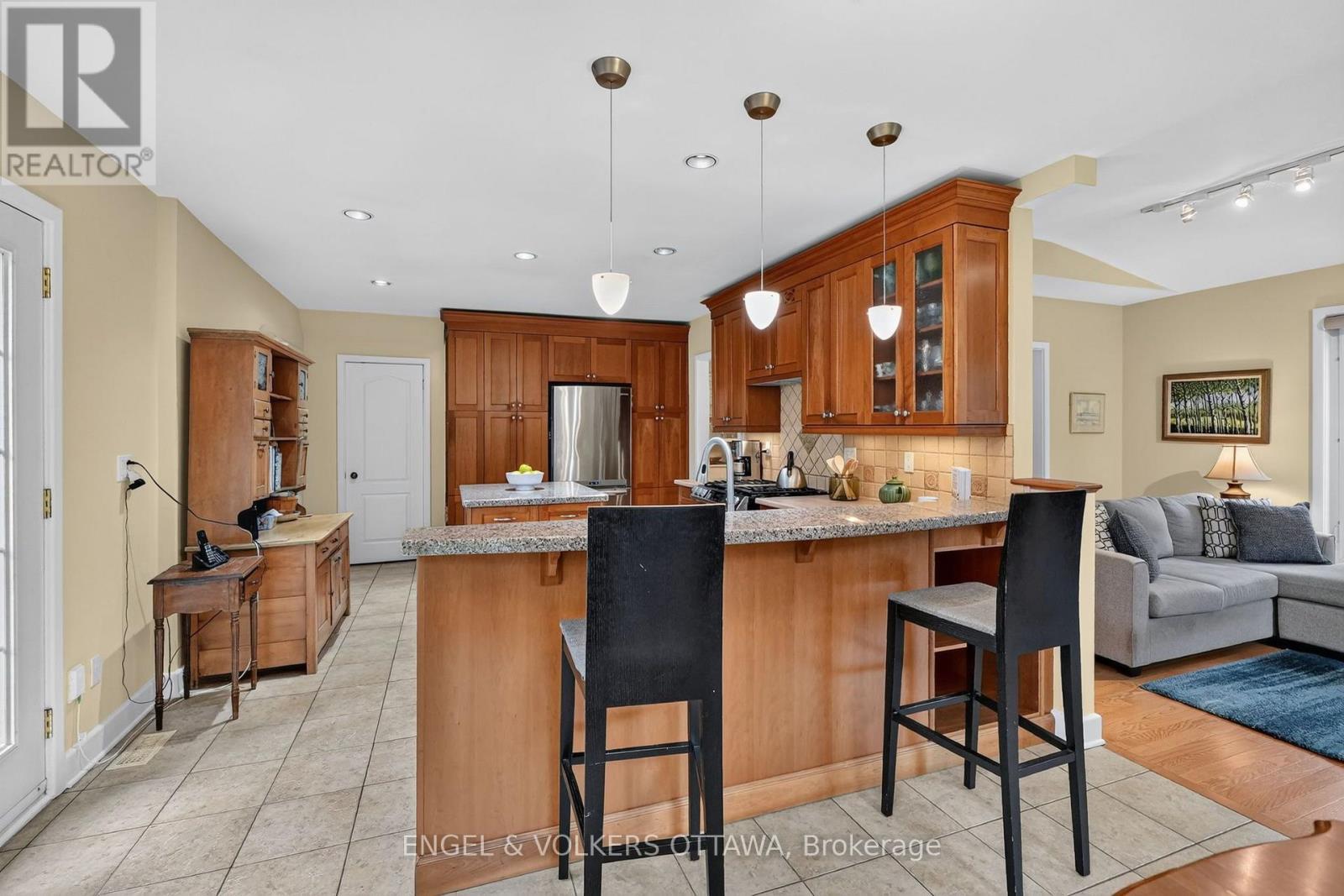 250 Faircrest Road, Ottawa, ON