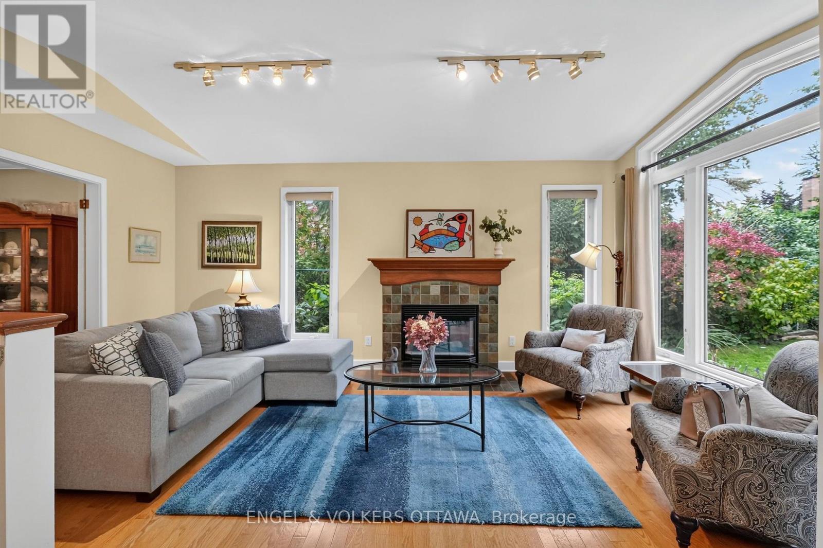 250 Faircrest Road, Ottawa, ON