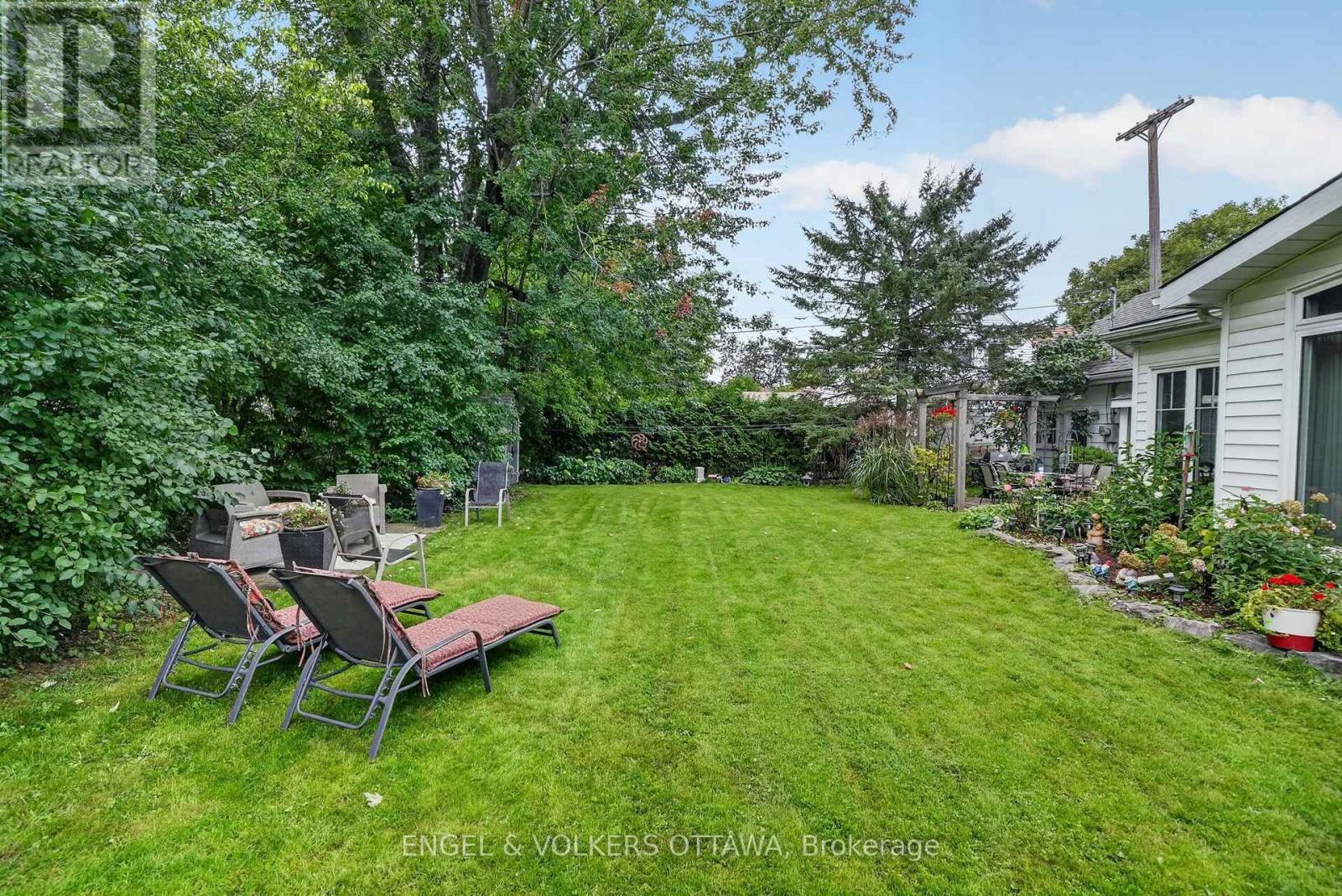250 Faircrest Road, Ottawa, ON