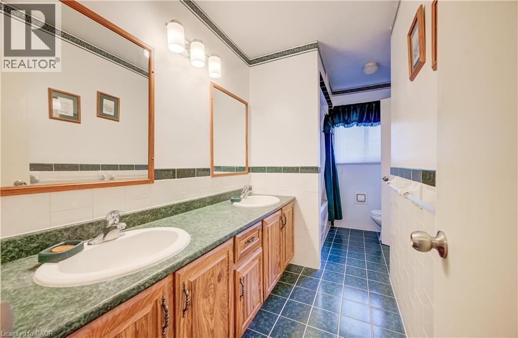 16 Bonnylyn Drive, Kitchener, ON
