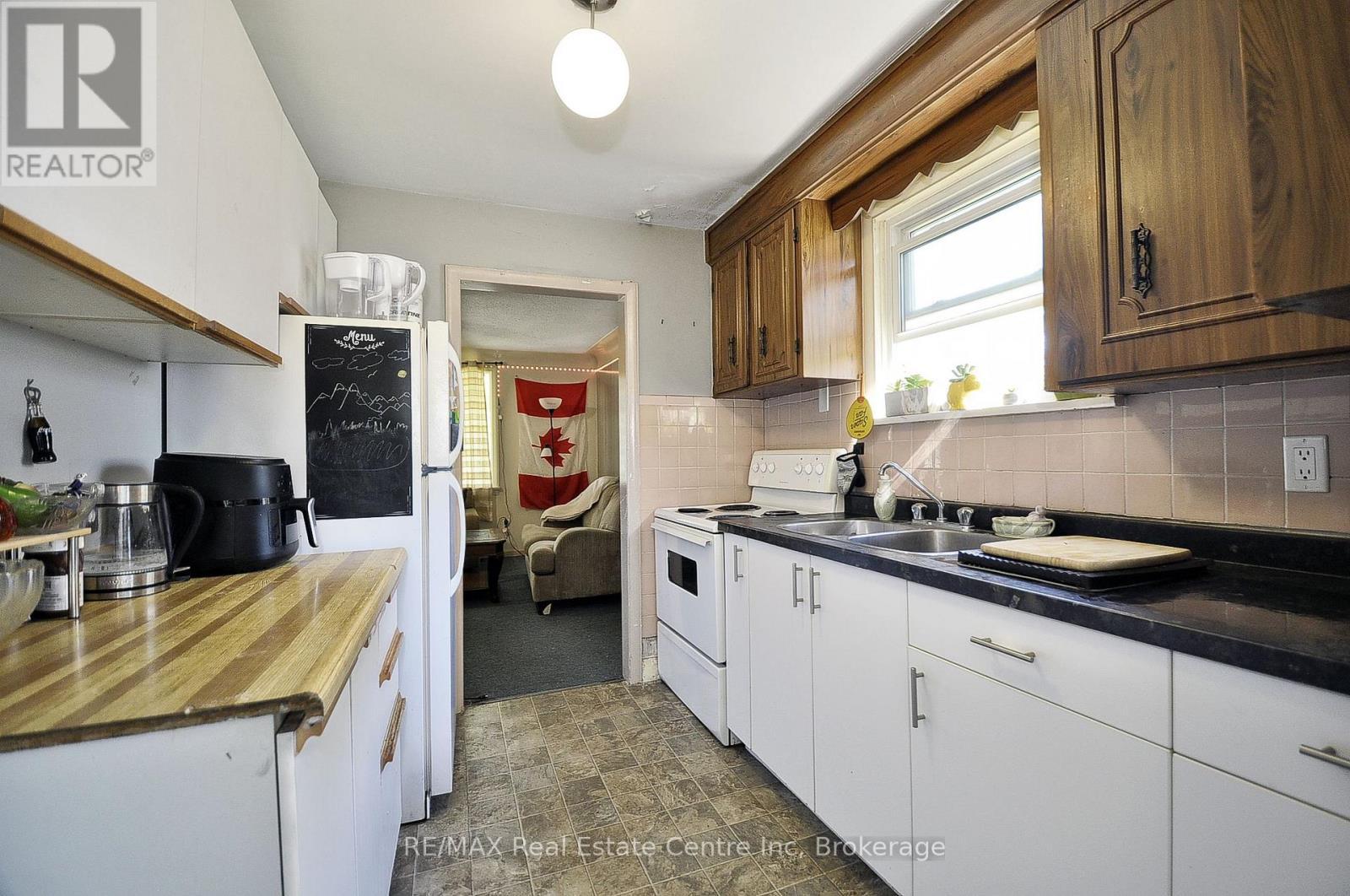 273 Albert Street, Waterloo, ON