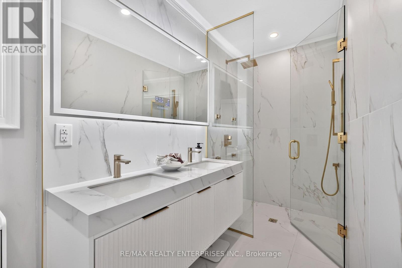 1162 Fleet Street, Mississauga, ON