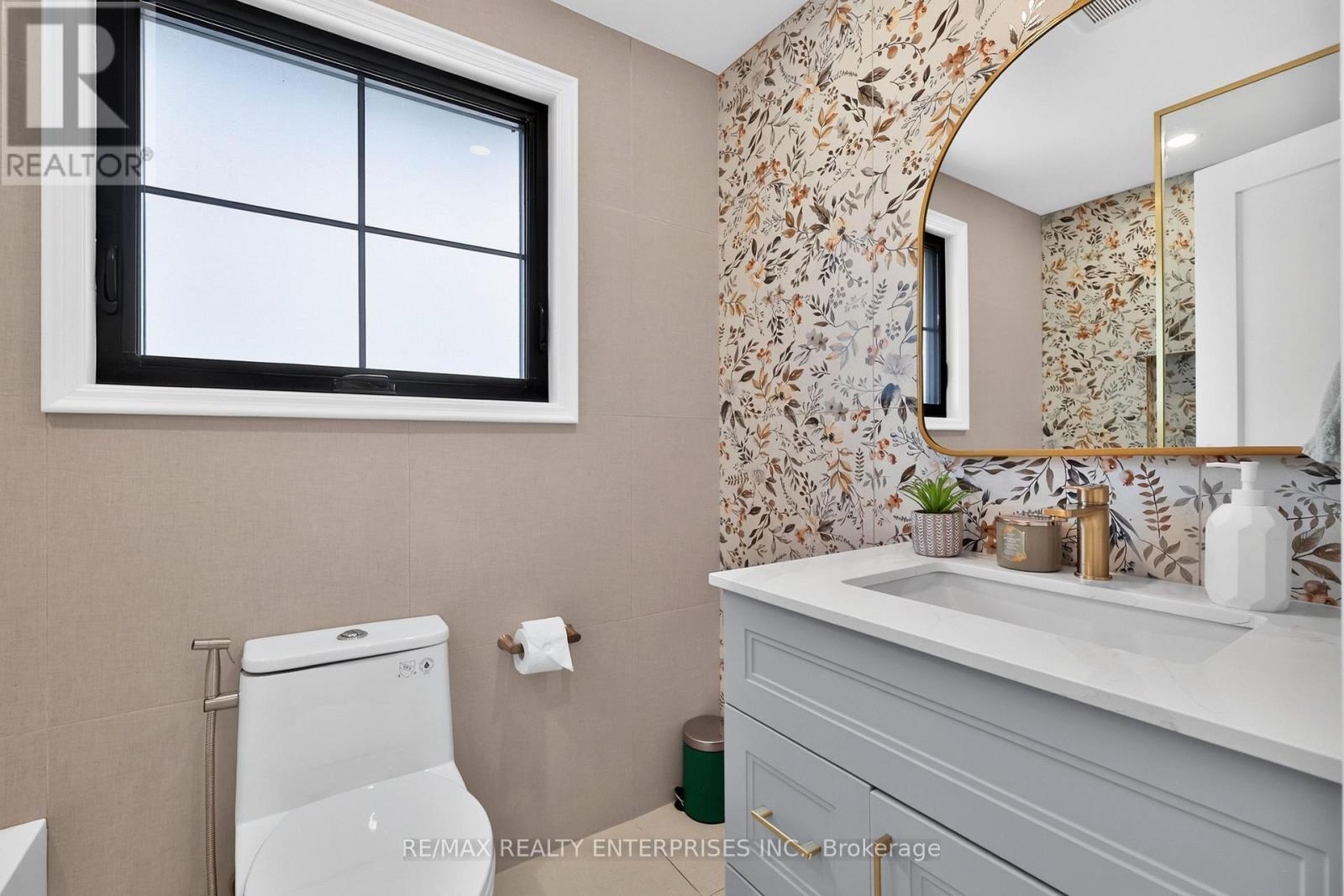 1162 Fleet Street, Mississauga, ON