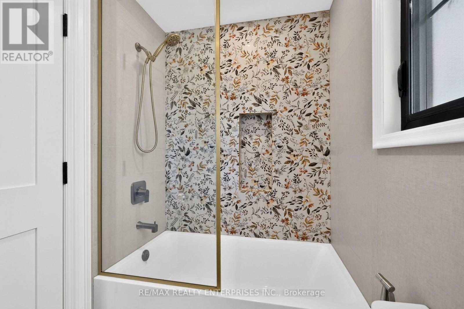 1162 Fleet Street, Mississauga, ON