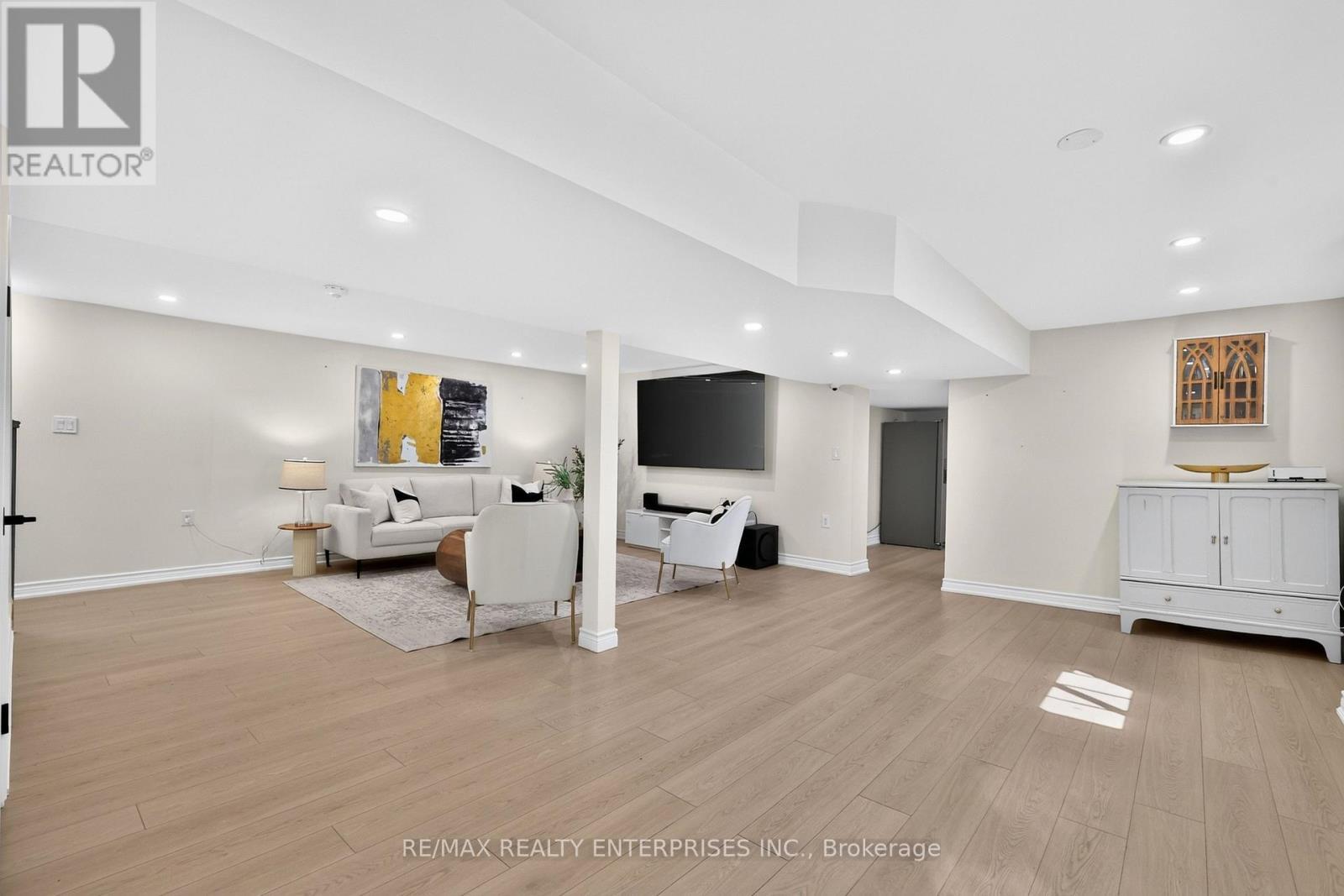 1162 Fleet Street, Mississauga, ON