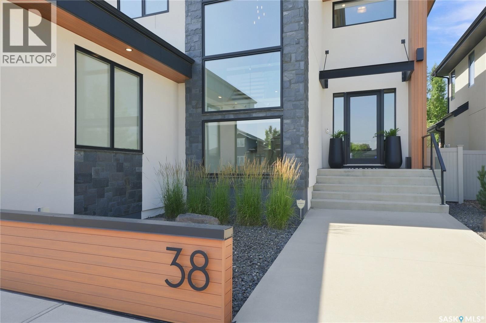 38 Wright Manor, Saskatoon, SK