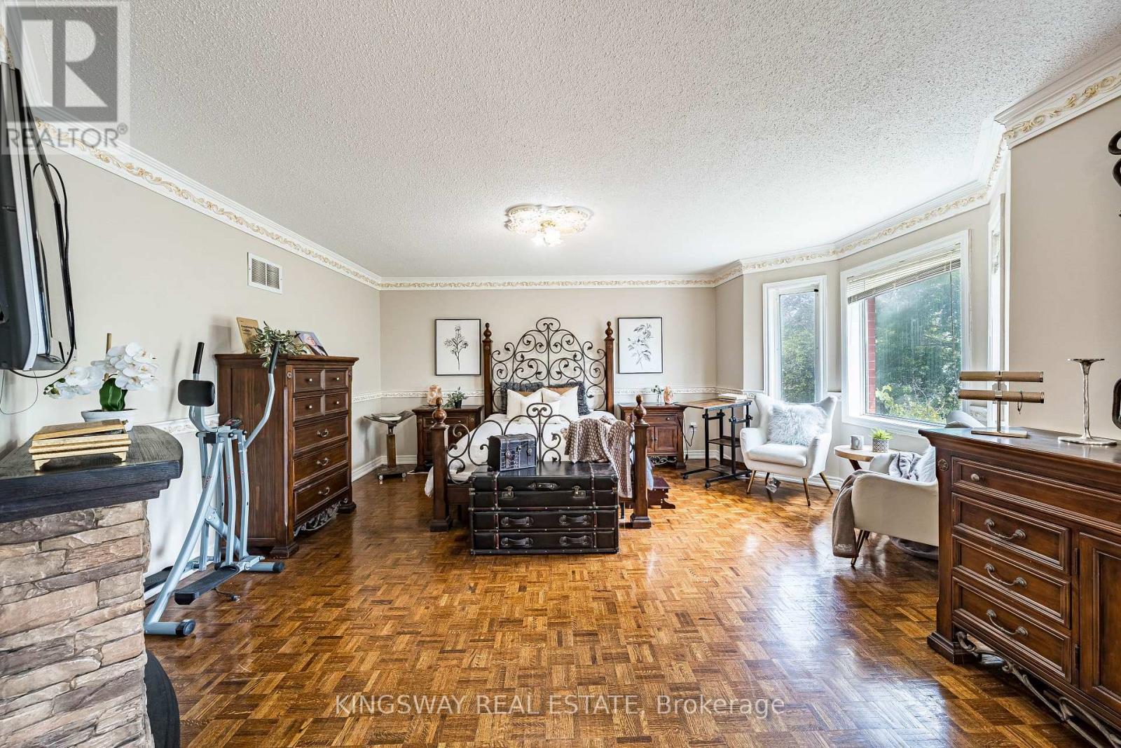 5969 Rayshaw Crescent, Mississauga, ON
