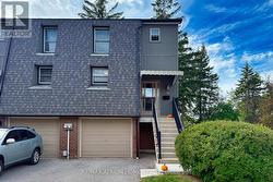 38 PURPLE SAGEWAY Toronto, ON M2H 2Z5