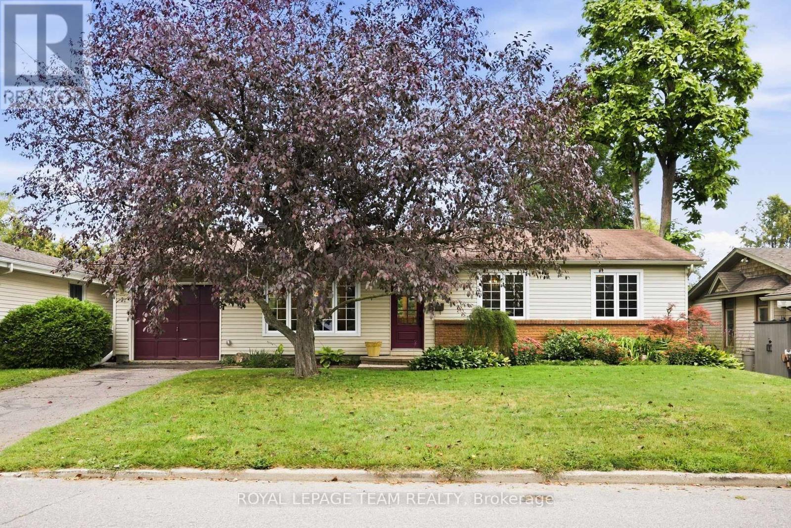1377 Fontenay Crescent, Ottawa, ON