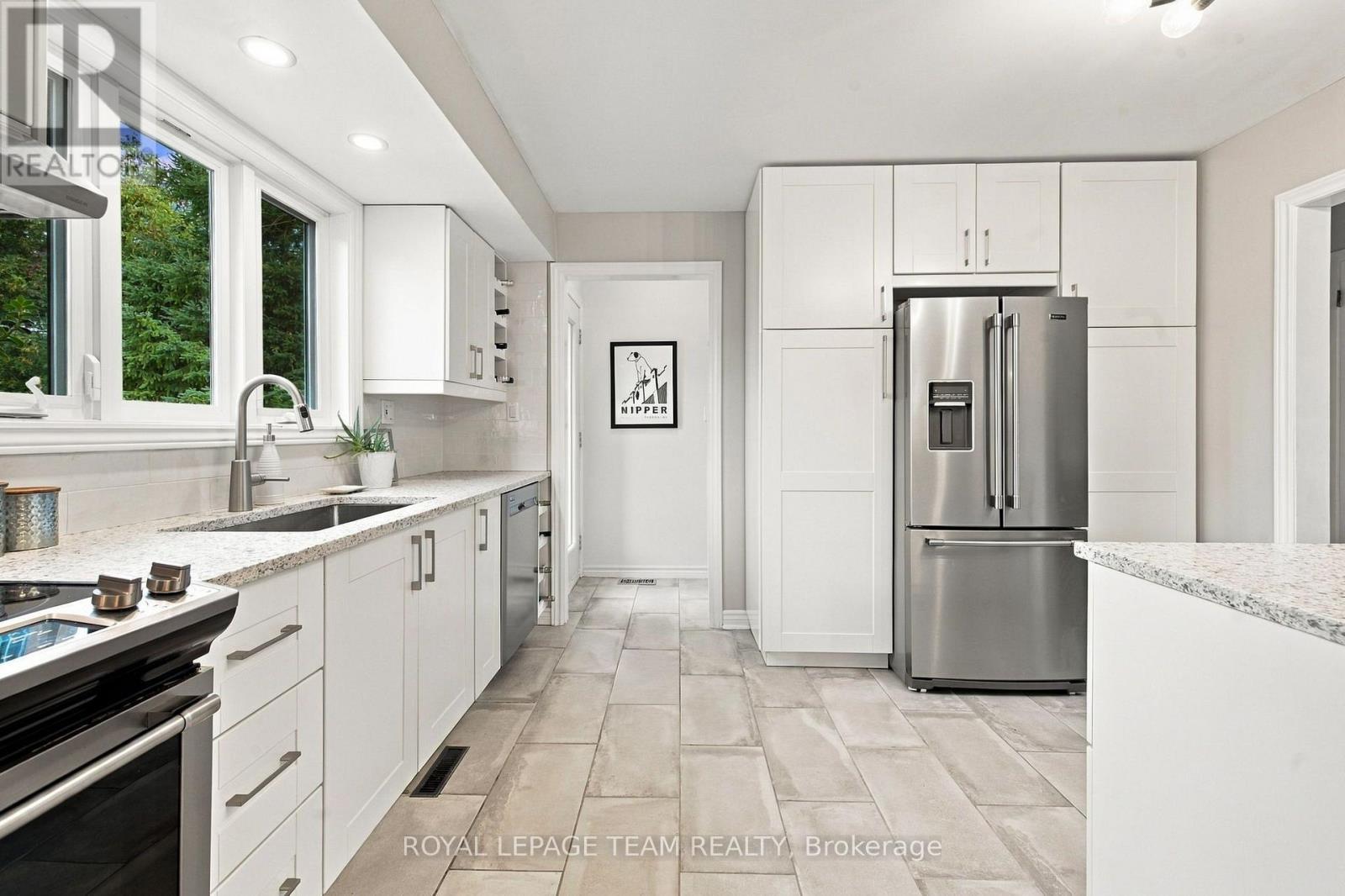 1377 Fontenay Crescent, Ottawa, ON