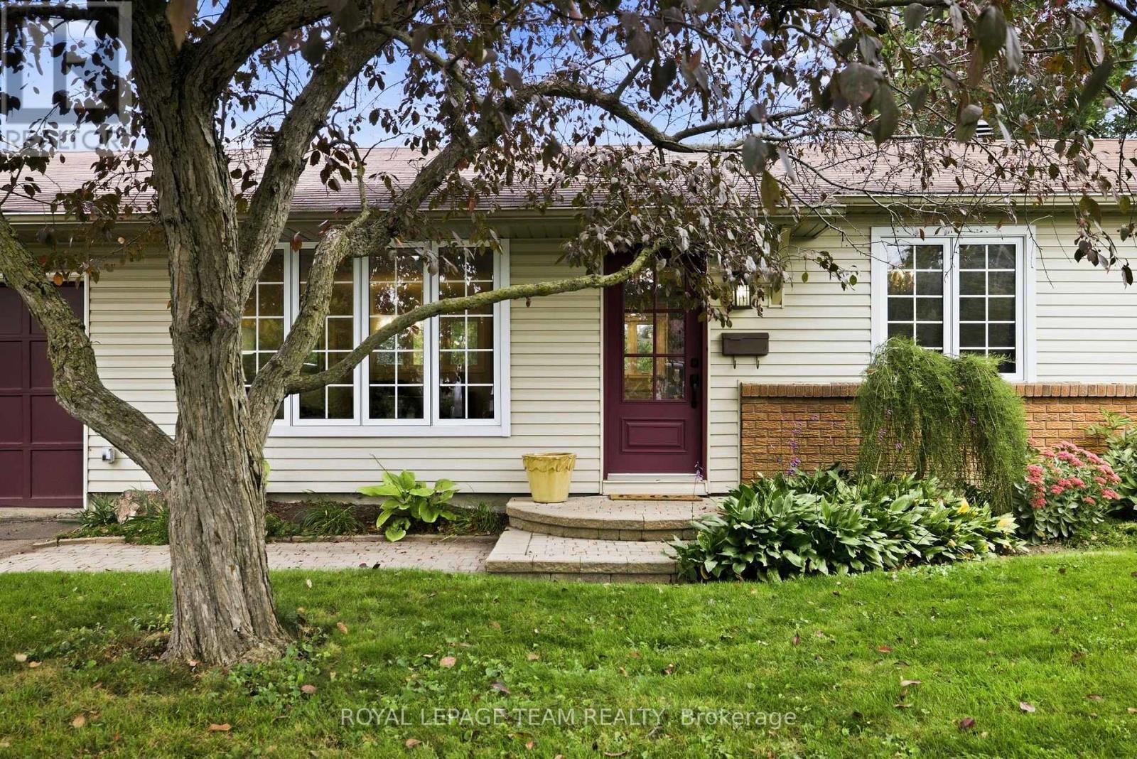 1377 Fontenay Crescent, Ottawa, ON