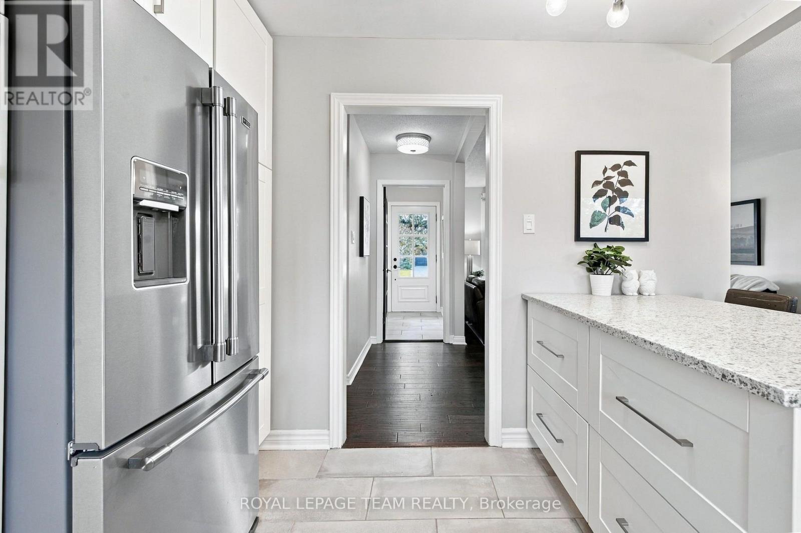 1377 Fontenay Crescent, Ottawa, ON