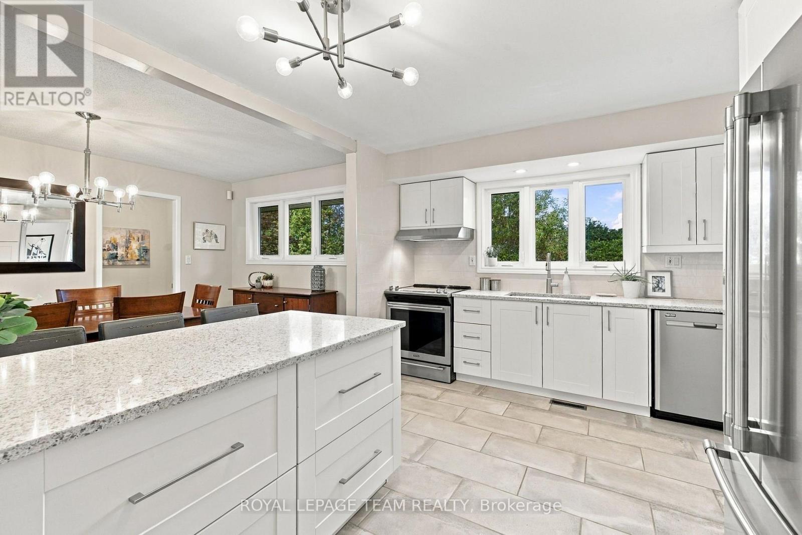 1377 Fontenay Crescent, Ottawa, ON