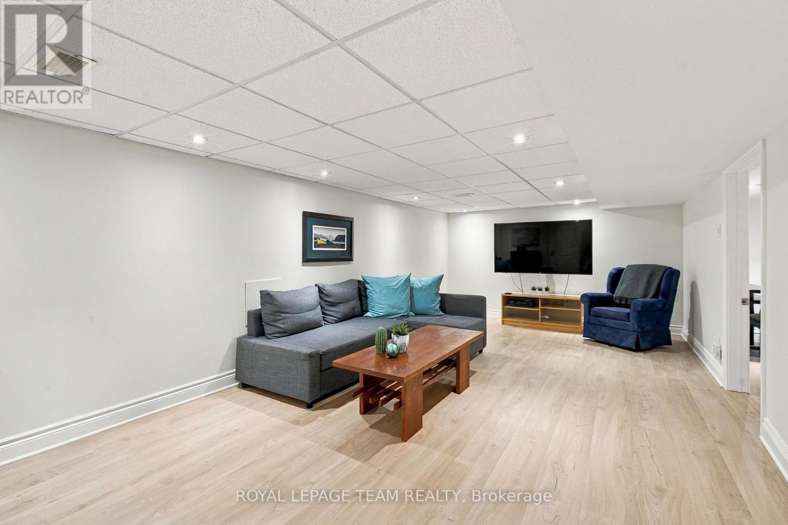 1377 Fontenay Crescent, Ottawa, ON