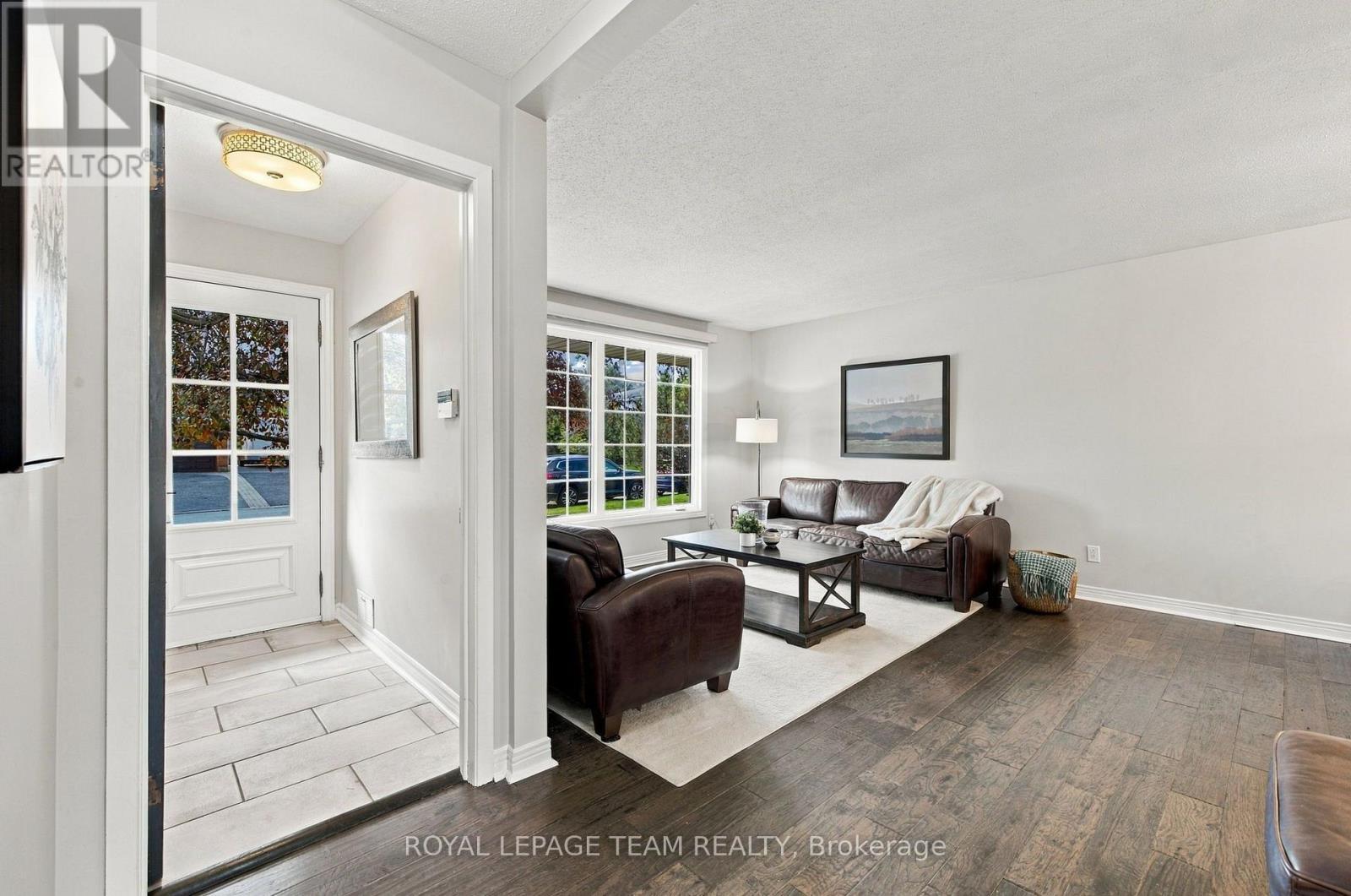 1377 Fontenay Crescent, Ottawa, ON