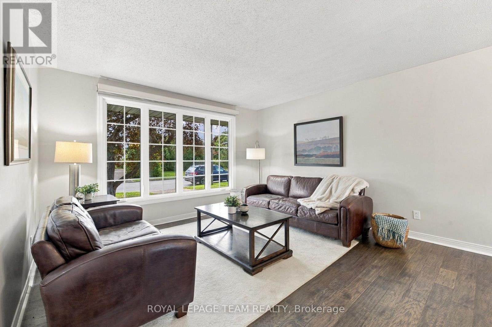 1377 Fontenay Crescent, Ottawa, ON