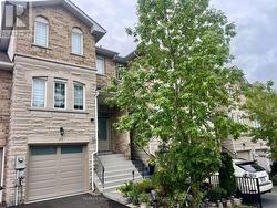 31 SHINING STAR CRESCENT Toronto, ON M6M 5L6