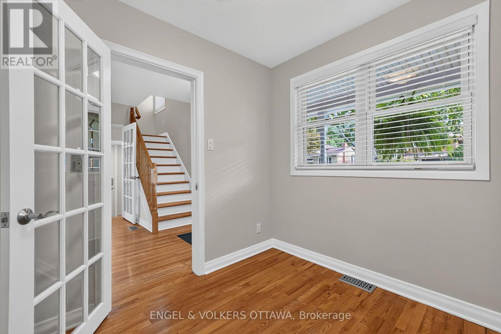 916 Iroquois Road, Ottawa, ON