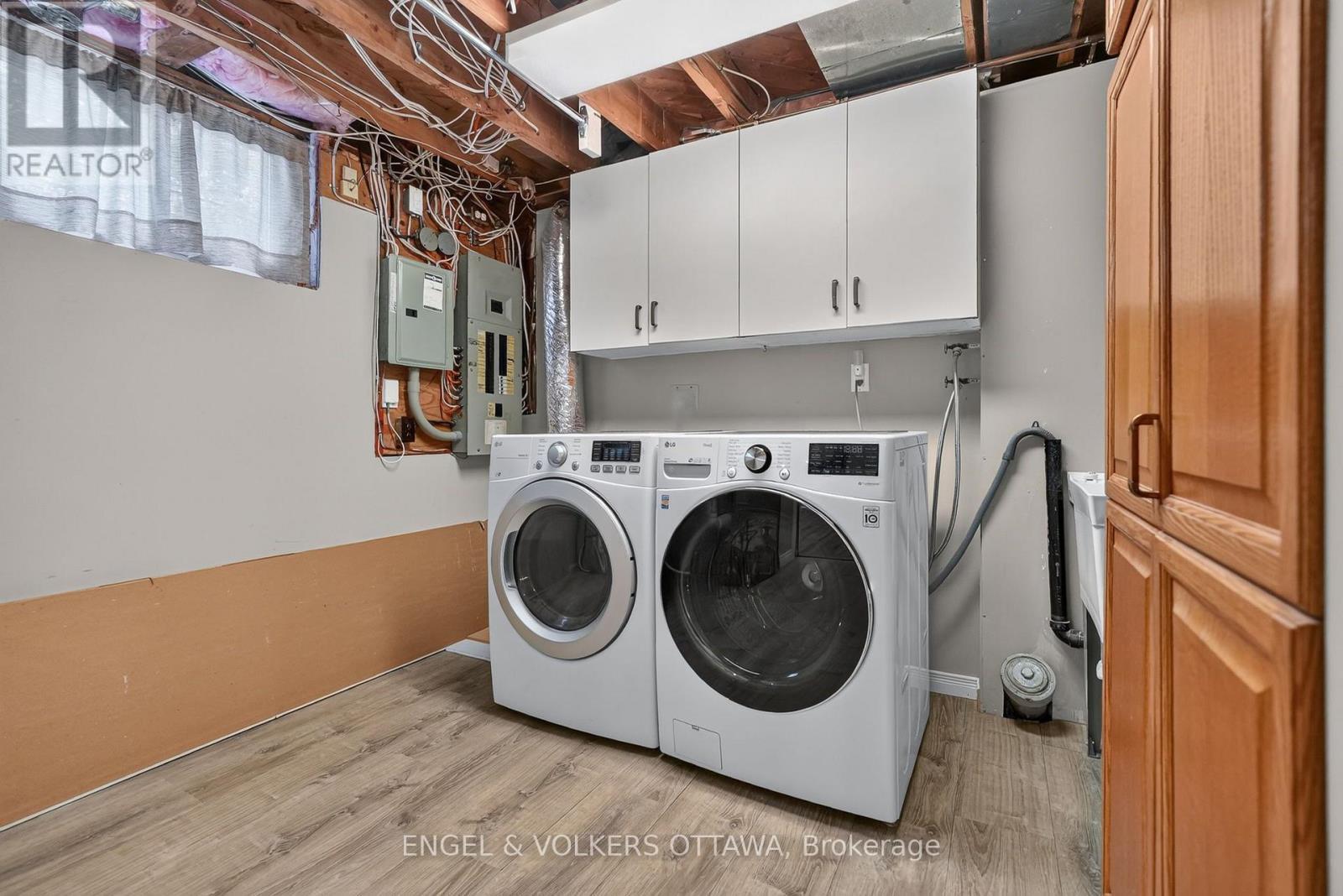 916 Iroquois Road, Ottawa, ON