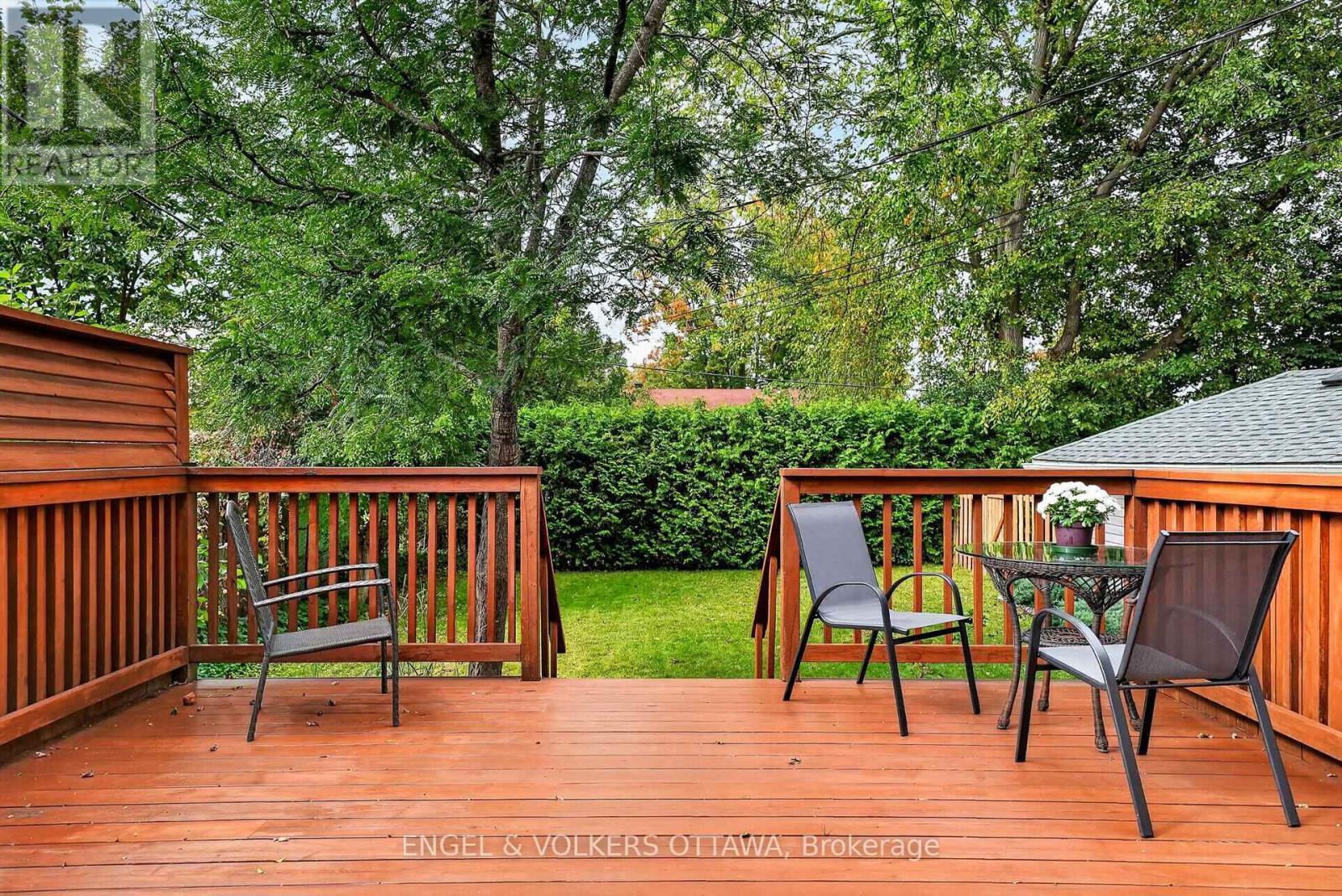 916 Iroquois Road, Ottawa, ON