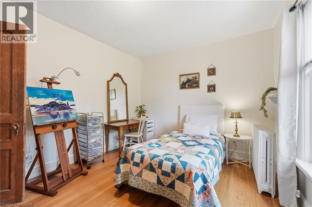 627 Maple Avenue, Burlington, ON