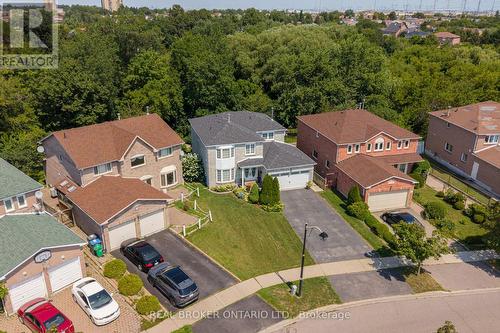 60 RAVENSWOOD DRIVE  Brampton, ON L6Y 3Z4