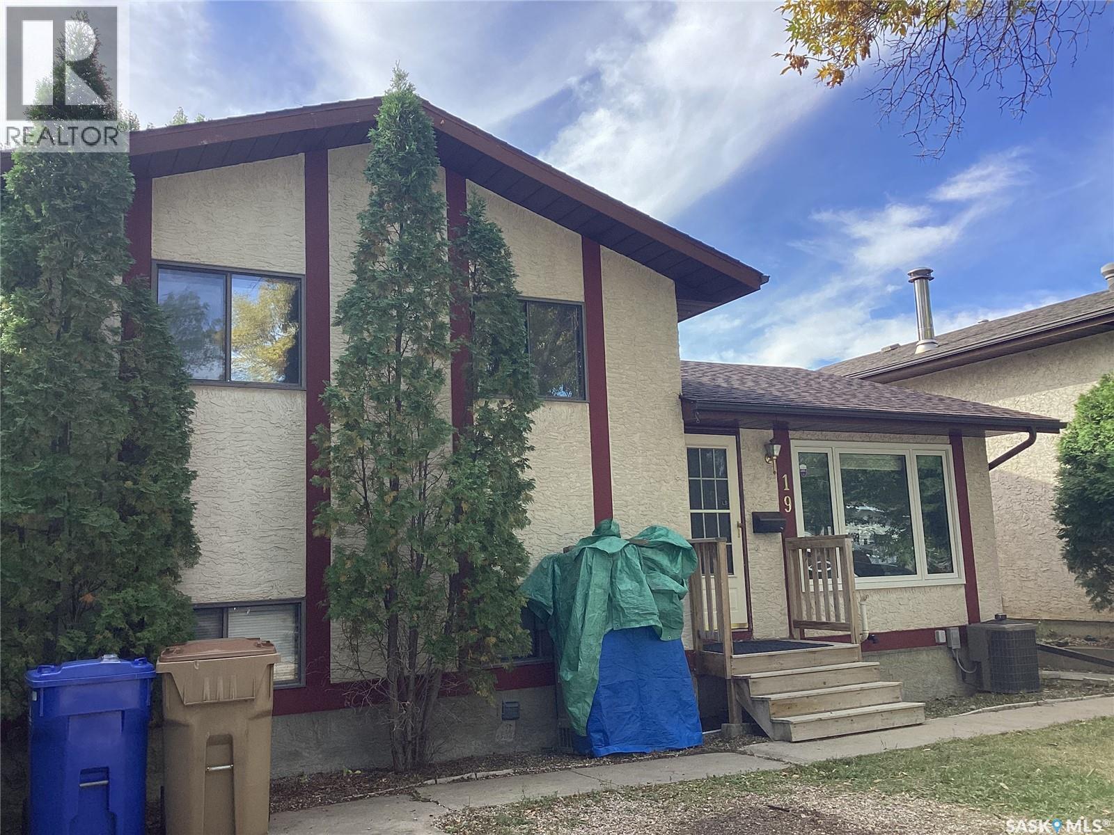 19 Newstead Avenue, Regina, SK
