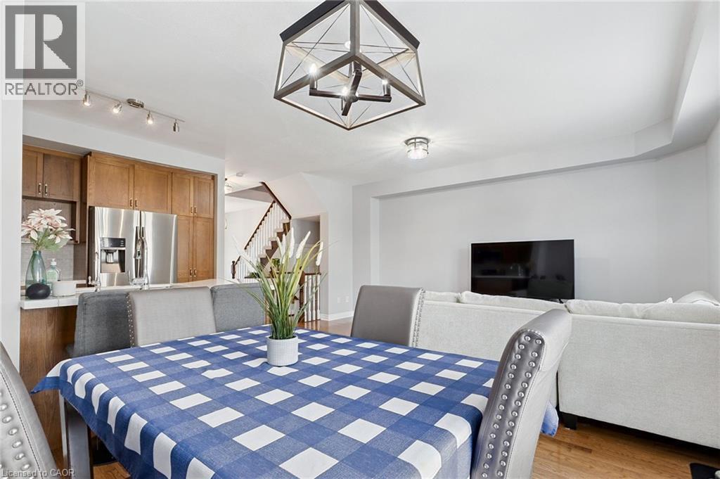 2092 English Crescent, Burlington, ON