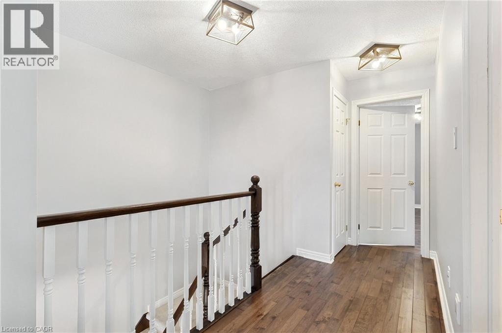2092 English Crescent, Burlington, ON