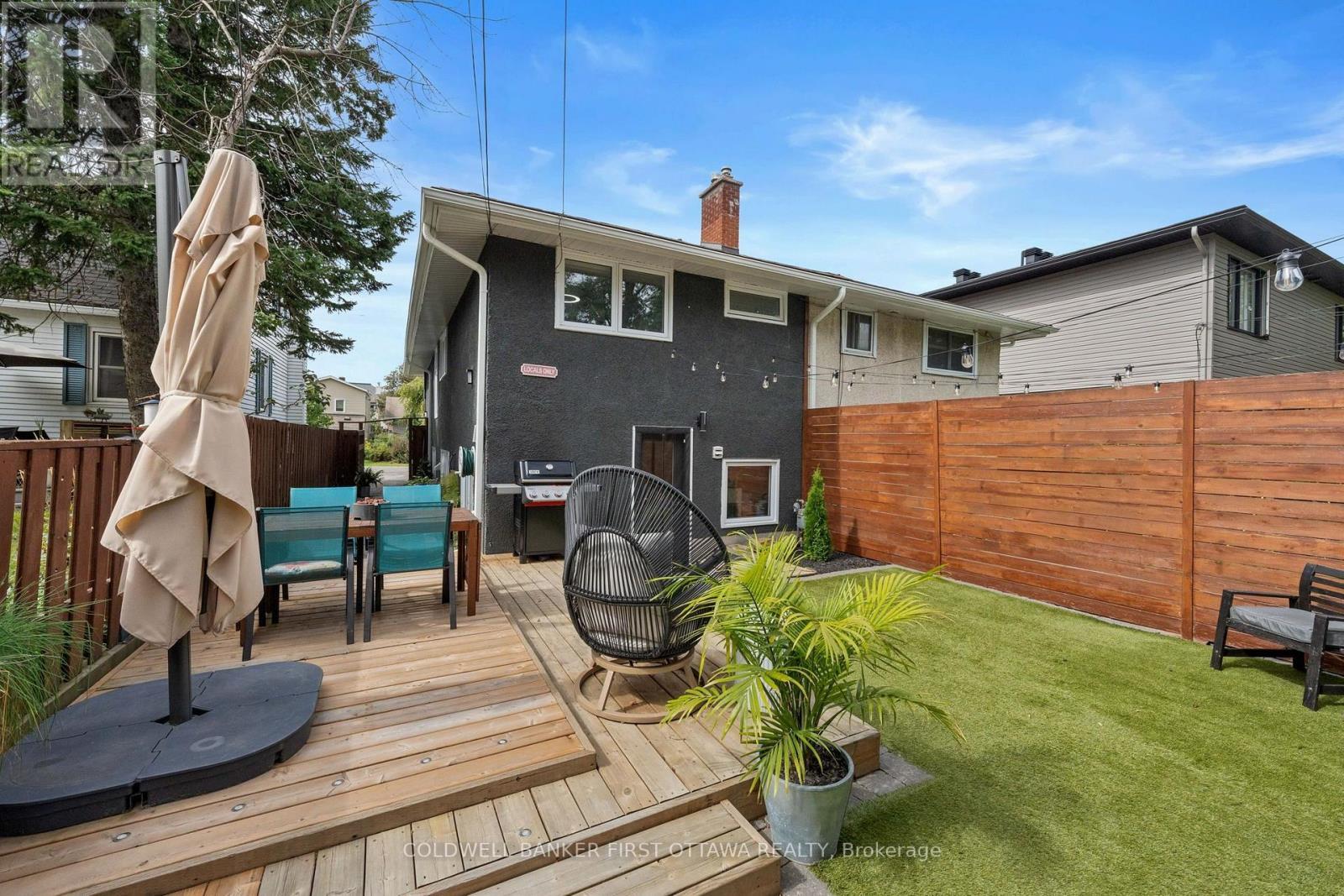 Maintenance free living! - 849 Maplewood Avenue, Ottawa, ON