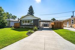 41 Blueberry Bay Winnipeg, MB R2J 2G6
