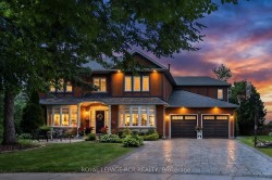 713 Exceller Circle Newmarket, ON L3X 1P4