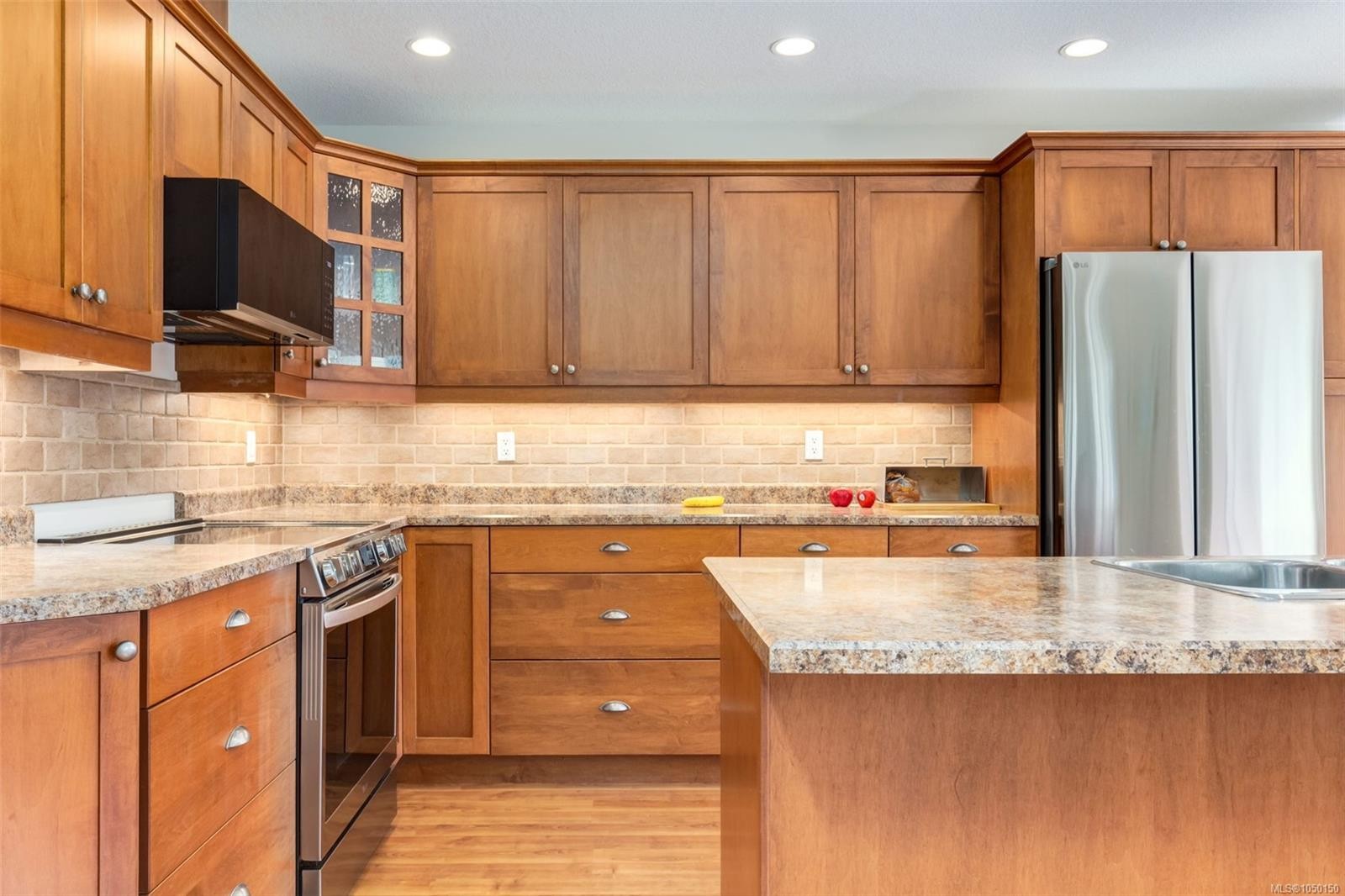 1153 Roberton Blvd, Parksville, BC